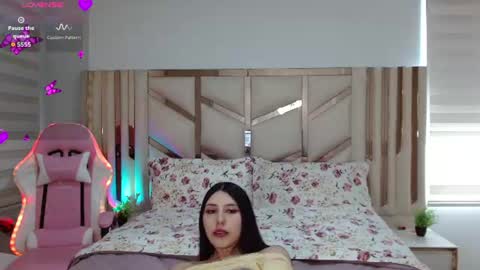 Snapshot of emilee_star chatting on July 16, 12:55 pm Emilee online show from July 16, 12:55 pm