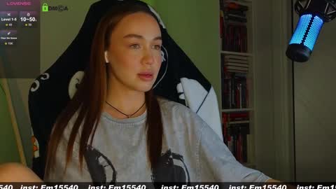 Snapshot of emili1_bc chatting on December 5, 2:22 pm Emili online show from December 5, 2:22 pm