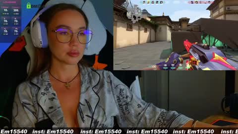 Snapshot of emili1_bc chatting on January 15, 3:50 pm Emili online show from January 15, 3:50 pm