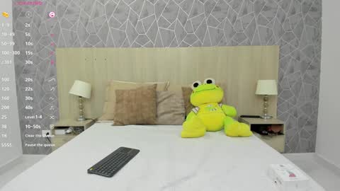 Emili Lenus online show from February 3, 11:20 am