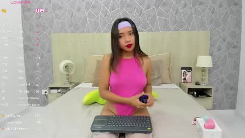 Emili Lenus online show from February 9, 5:33 pm