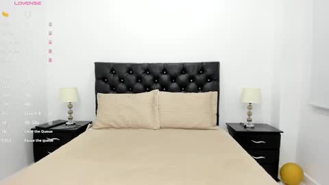 Emili Lenus online show from February 12, 11:29 am