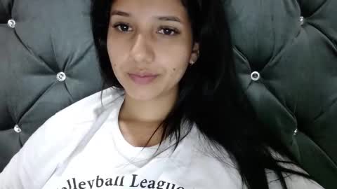 Snapshot of emili_riders chatting on December 5, 6:32 am emili riders online show from December 5, 6:32 am