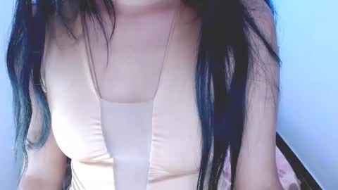 Snapshot of emili_riders chatting on January 24, 11:12 pm emili riders online show from January 24, 11:12 pm