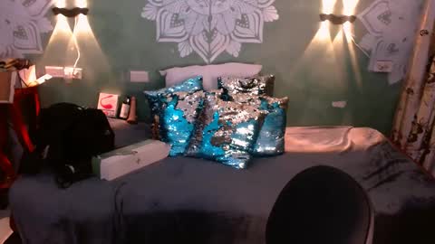 Emili roux online show from February 7, 8:42 pm