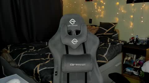 emili_sweet__ online show from February 14, 5:46 pm