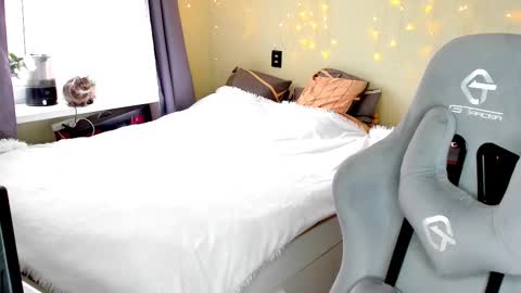 emili_sweet__ online show from March 4, 10:35 am