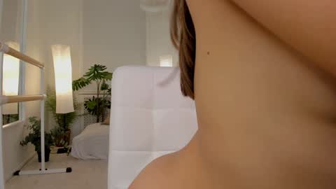 emilia_dream online show from January 24, 12:42 am