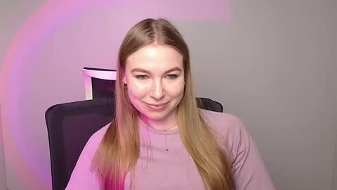 Emilia online show from February 8, 9:24 am