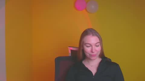 Emilia online show from February 20, 3:52 pm