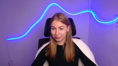 Emilia online show from October 9, 11:19 am