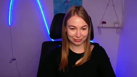 Emilia online show from October 12, 5:28 am