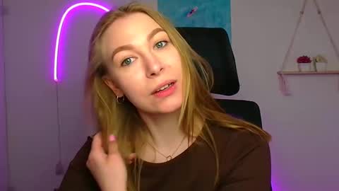 Emilia online show from April 8, 5:40 am