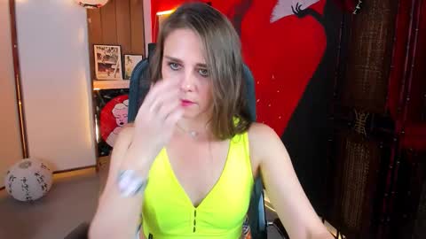 Emilia Bedy online show from November 19, 9:09 am