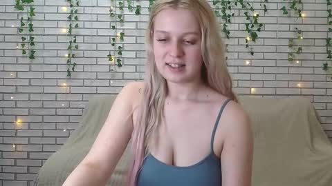 Amili online show from December 14, 6:09 pm