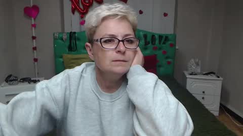 EmiliaGree online show from September 29, 6:02 pm