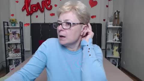 Snapshot of emiliagree chatting on February 3, 6:35 pm EmiliaGree online show from February 3, 6:35 pm