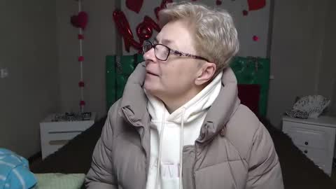 Snapshot of emiliagree chatting on February 6, 6:22 pm EmiliaGree online show from February 6, 6:22 pm