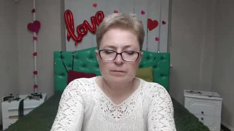 Snapshot of emiliagree chatting on May 22, 6:35 pm EmiliaGree online show from May 22, 6:35 pm