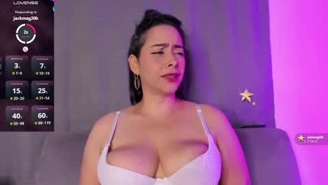 emiliana_bloomm online show from January 11, 3:33 am