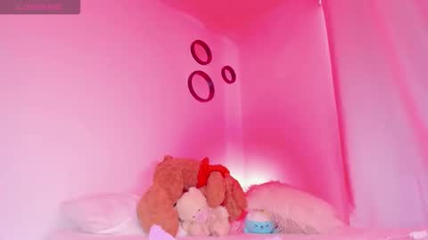 Emilie James online show from September 21, 3:02 pm