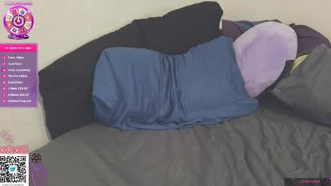 Snapshot of emiliefoxx chatting on December 3, 3:09 am emilie foxx online show from December 3, 3:09 am