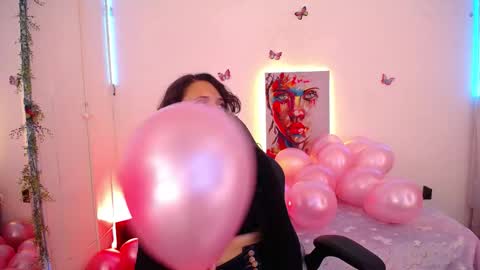 Snapshot of emilirusso chatting on October 17, 8:00 pm Emili Russo online show from October 17, 8:00 pm