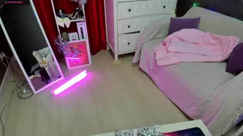 Emiliya online show from December 3, 1:52 am