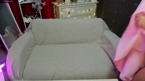 Emiliya online show from December 7, 1:36 am