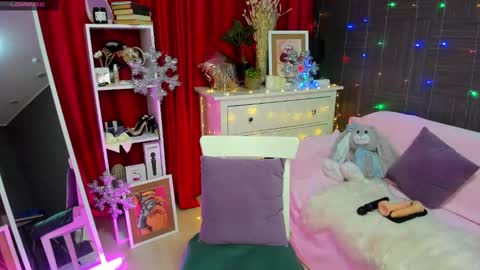 Emiliya online show from December 12, 2:04 am