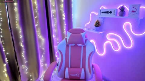 Emiliya online show from February 23, 2:18 am