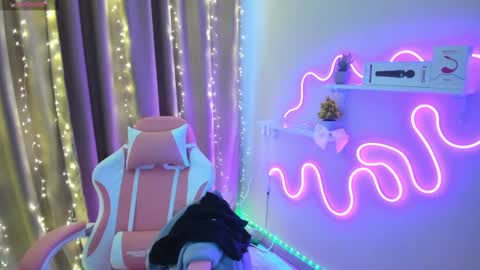 Emiliya online show from March 9, 2:07 am