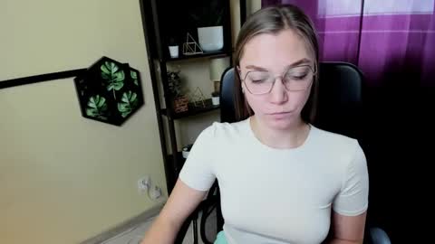 Emilly online show from February 11, 10:15 am