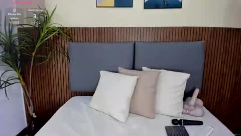 emillyharper_ online show from October 8, 4:10 am