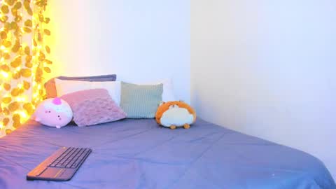 emilly online show from February 10, 8:09 am