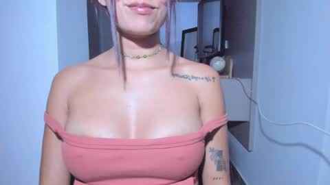 Snapshot of emillyhils1 chatting on May 11, 11:13 pm emilly online show from May 11, 11:13 pm