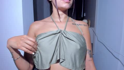 Snapshot of emillyhils1 chatting on May 25, 7:47 am emilly online show from May 25, 7:47 am