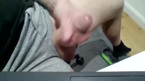 emilmirror online show from March 31, 8:26 am