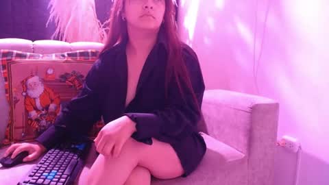 Snapshot of emily308876 chatting on April 25, 1:14 pm emily308876 online show from April 25, 1:14 pm