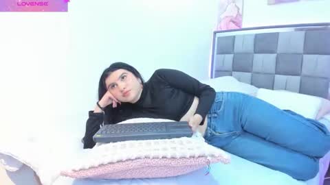 emily9__ online show from March 25, 8:04 pm
