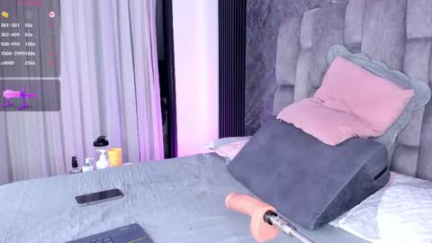 Emily online show from September 29, 11:59 am