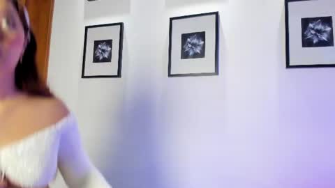 Snapshot of emily__harper_ chatting on June 14, 1:02 pm Emily online show from June 14, 1:02 pm