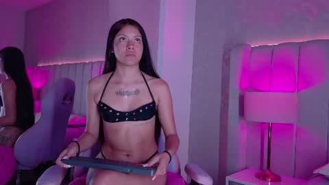 Snapshot of emily__stef chatting on July 14, 11:38 am EMILY online show from July 14, 11:38 am