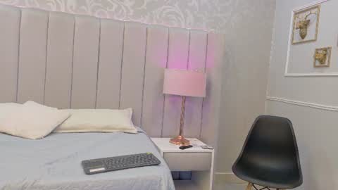 Snapshot of emily__stef chatting on July 15, 11:48 am EMILY online show from July 15, 11:48 am