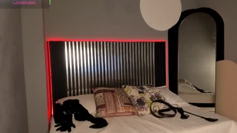 Snapshot of emily_beltonn chatting on October 17, 8:22 pm              online show from October 17, 8:22 pm