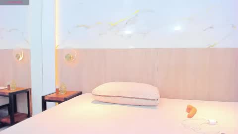 emily online show from December 17, 7:20 pm