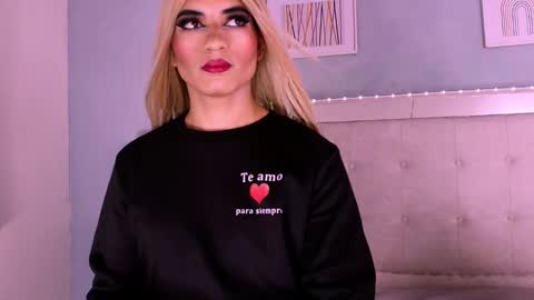 emily_castillo1_ online show from September 27, 5:23 am