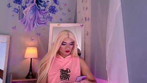emily_castillo1_ online show from March 22, 6:28 am