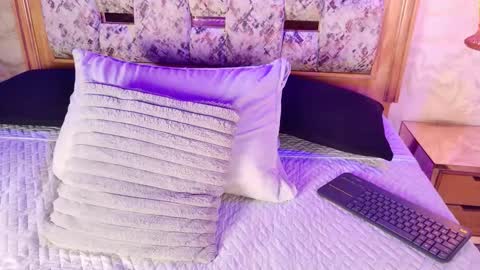 Snapshot of emily_dempsey chatting on February 8, 7:06 pm emily_dempsey online show from February 8, 7:06 pm