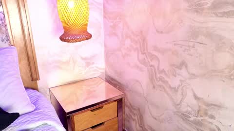 Snapshot of emily_dempsey chatting on February 10, 7:40 pm emily_dempsey online show from February 10, 7:40 pm